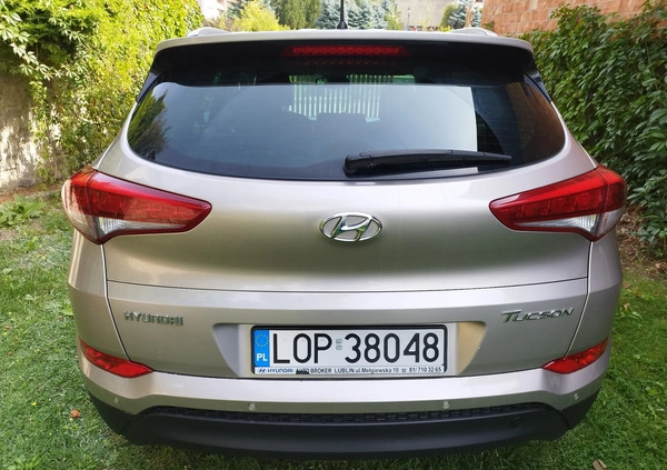Hyundai Tucson cena 58500 przebieg: 198400, rok produkcji 2016 z Piaski małe 277
